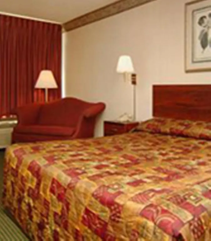 Budget Host Inn And Suites Memphis Hotel